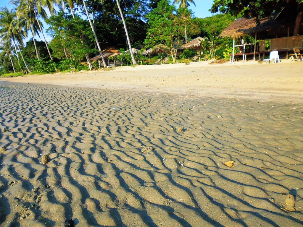 Tapik Beach Park Guest House El Nido Exterior photo