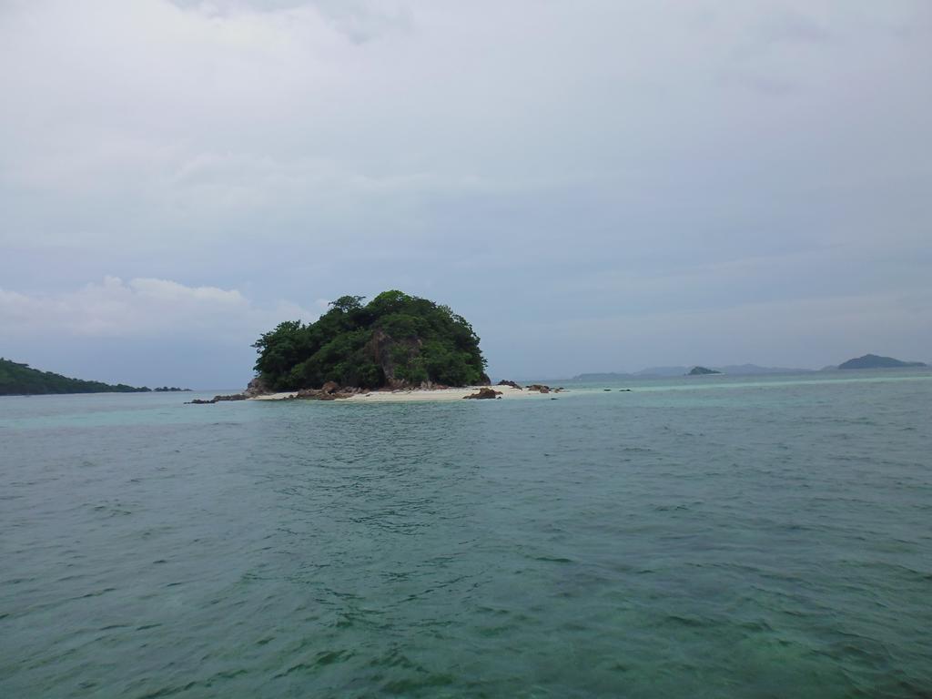 Tapik Beach Park Guest House El Nido Exterior photo